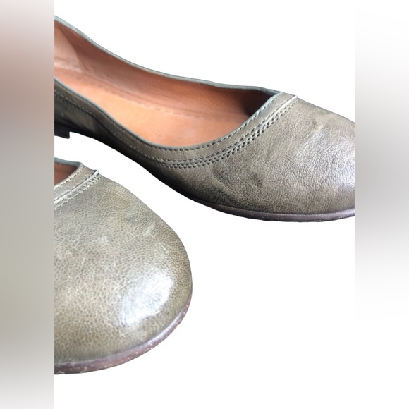 Frye Sage Green Round Toe Flats Size 8 - Picture 2 of 9
